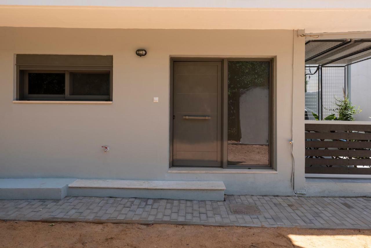 Groundfloor 2Br Apt With Smallyard Near The Heart Of Kalamata Exterior foto
